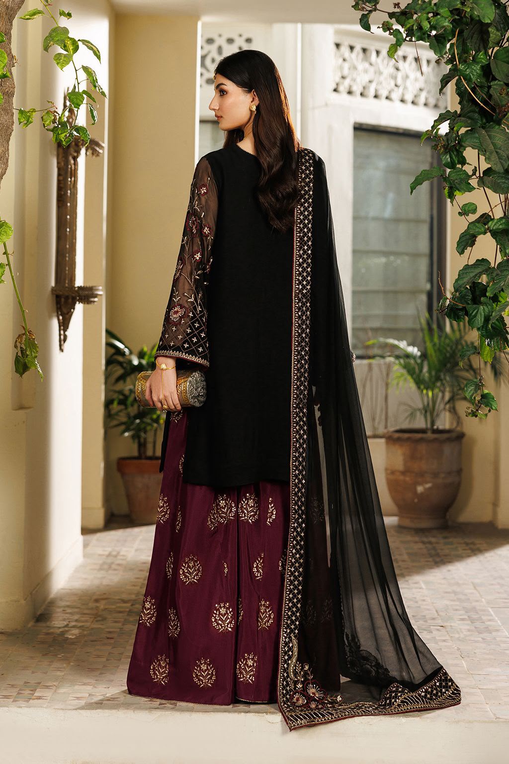 IZNIK Luxury Chiffon Collection 2025 - Heavy Embroidered Adda Work Suit