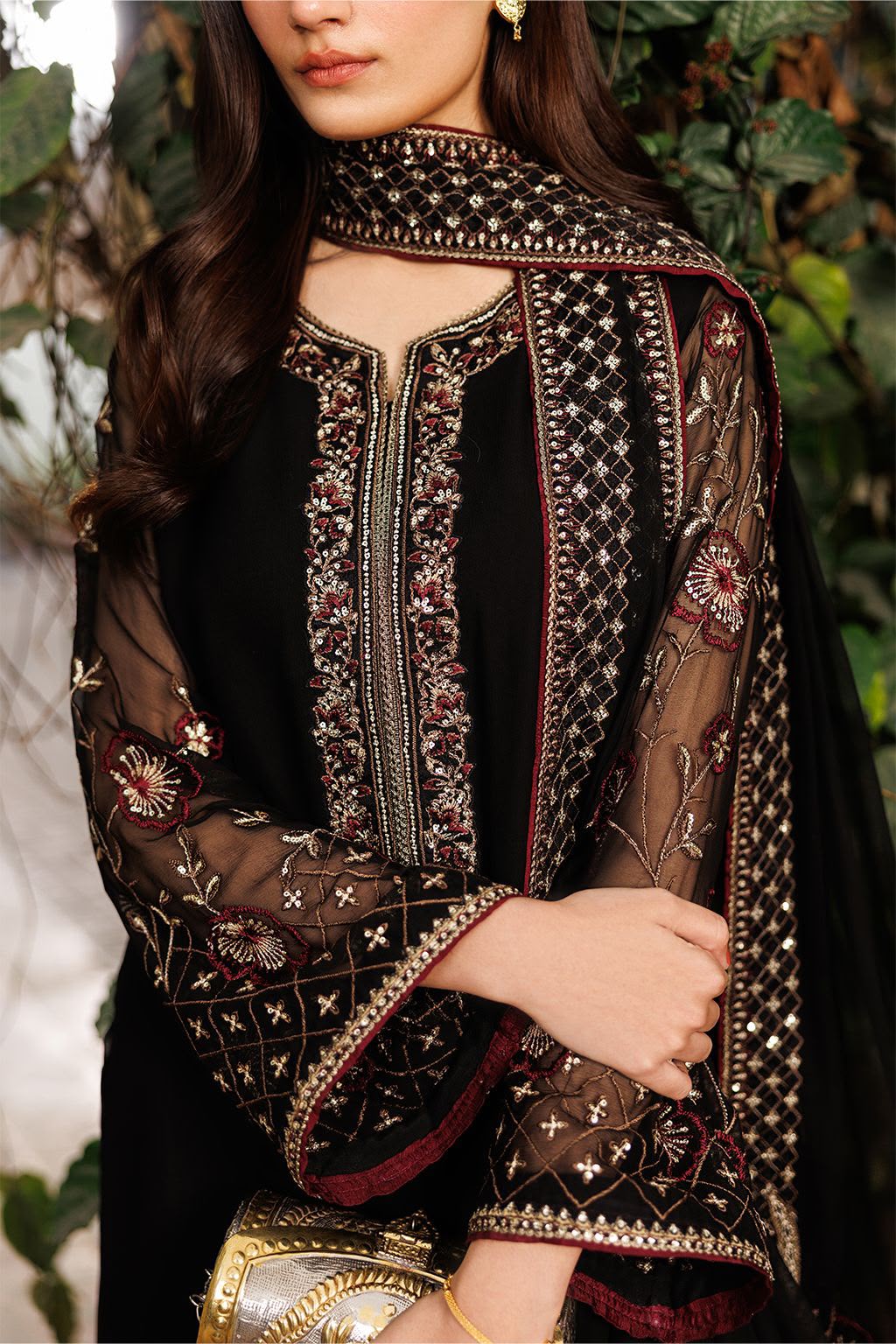 IZNIK Luxury Chiffon Collection 2025 - Heavy Embroidered Adda Work Suit