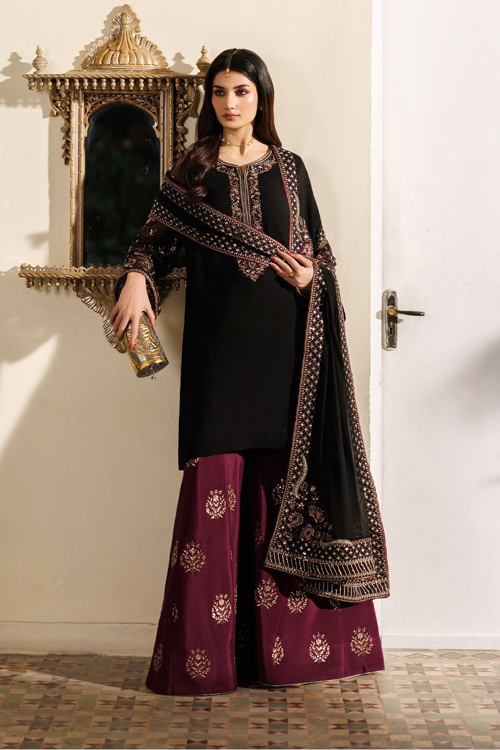 IZNIK Luxury Chiffon Collection 2025 - Heavy Embroidered Adda Work Suit