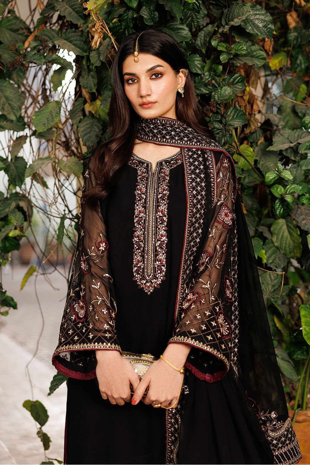 IZNIK Luxury Chiffon Collection 2025 - Heavy Embroidered Adda Work Suit
