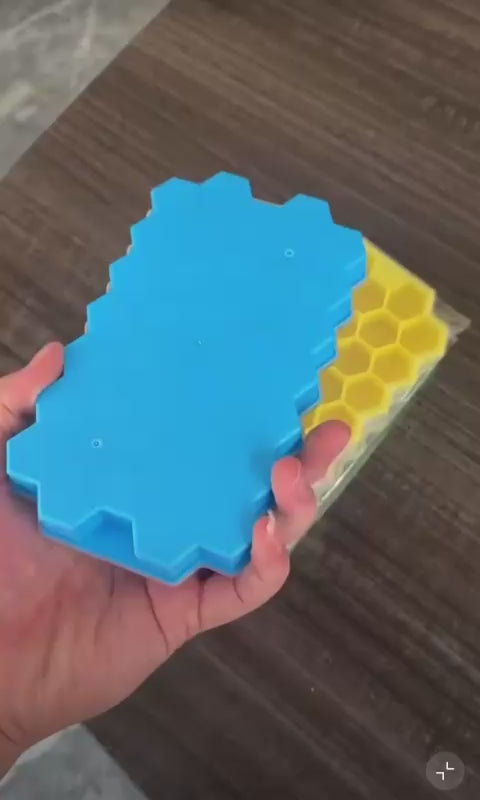 Honeycomb Ice cube tray with lid